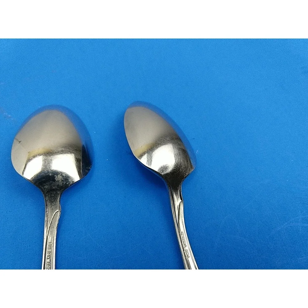 Oneida Flight Reliance USA Set Of 2 Spoons